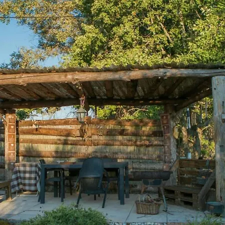 A Comfortable Rural Space In Beautiful Gardens Holiday home